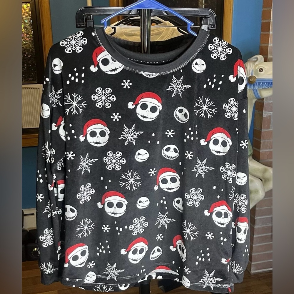 Disney’s Nightmare Before Christmas fuzzy sleep pajama shirt kids 8-10, EUC